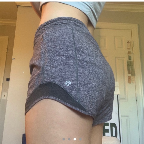 Lululemon heather grey hotty hot shorts - Picture 3 of 3